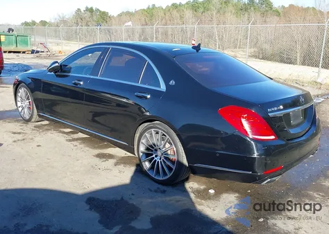 2015 Mercedes-Benz S 550 z USA, uszkodzony, nr VIN WDDUG8CB4FA156446